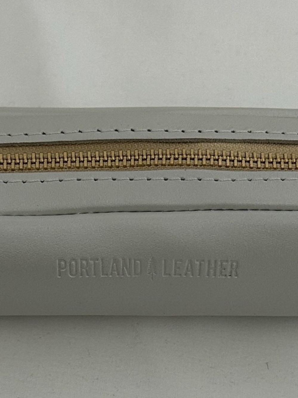 NEW Portland Leather Goods Ballpark Pouch in Mystery Shade White Great Gift Idea - Picture 8 of 12